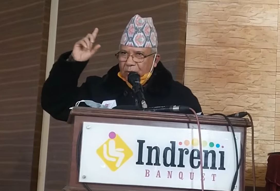 सबै मान्छे ओलीतिर पठाएर वामदेवले एकताकाे भ्रम छरे  : माधव नेपाल