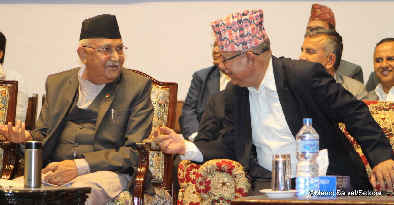 धुम्बाराहीमा केपी ओली र माधव नेपालबीच बैठक सुरू तर झलनाथ खनाल गएनन्