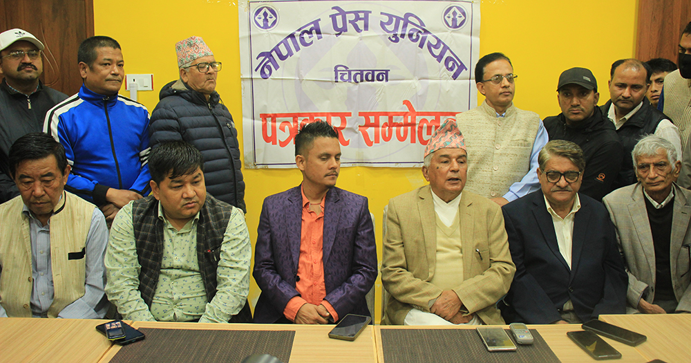 पौडेलको समर्थन प्रचण्ड-नेपाल समूहलाई देउबाको ओलीलाइ नेपाली कांग्रेस फुटको संघारमा