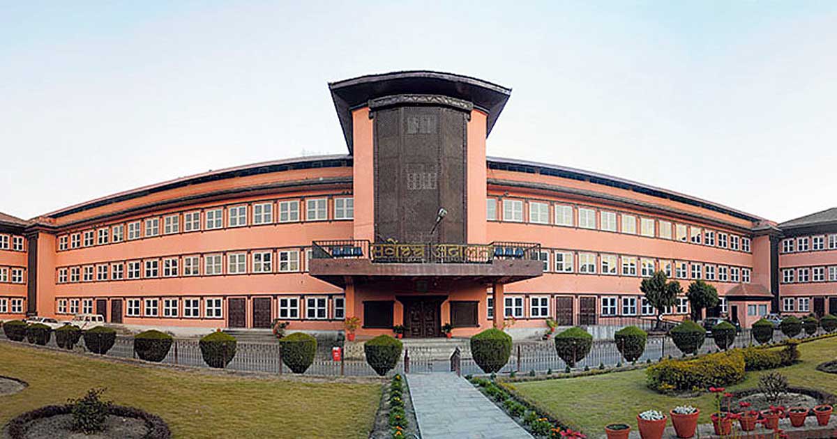फेरि शपथ गराउन माग गर्दै प्रधानमन्त्री र सातमन्त्रीविरुद्ध सर्वोच्चमा रिट