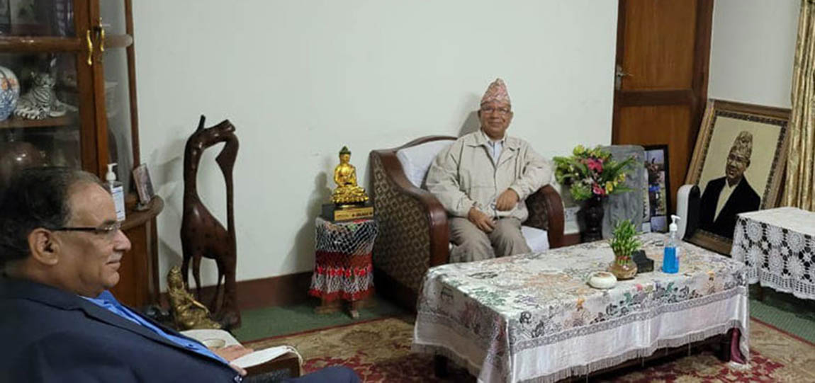 देउवा सरकार जोगाउने प्रयास : ​कोटेश्वरमा नेपाल र प्रचण्डको वार्ता नेपालले भने “ओलीको पुच्छर कदापी बन्दिन”