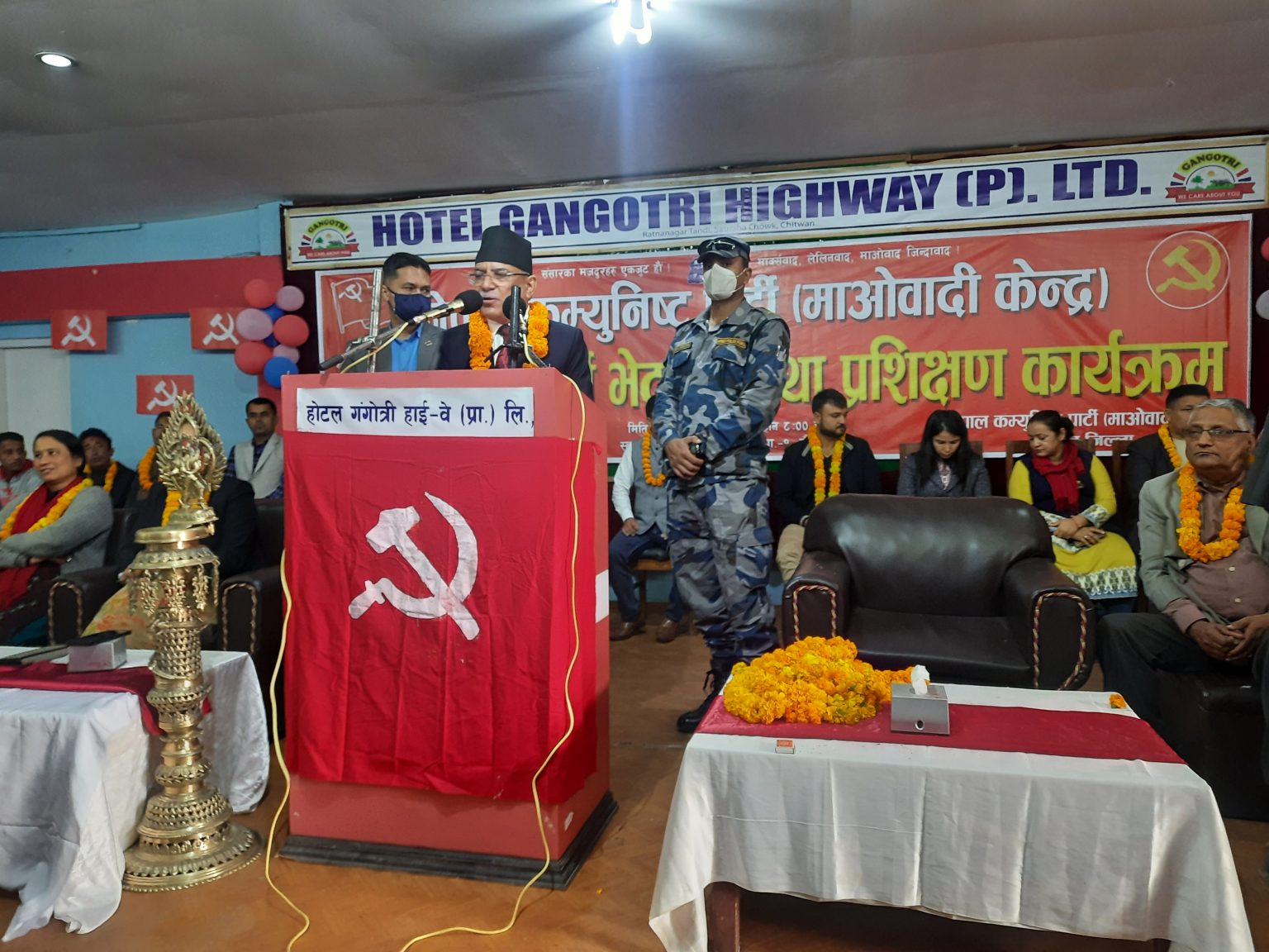 सुकुम्बासीलाई भूमि दिन्छु भन्ने केपी ओली ठग हुन् नभएको कहाँ बाट दिने : प्रचण्ड