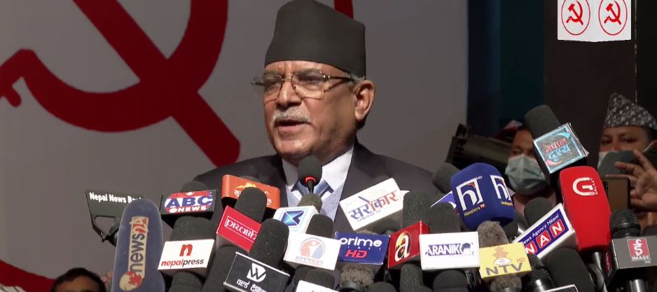 हामीले एकता गर्नु गल्ती होइन, फेरि एकचोटी समीक्षा गरौँ भनि ओलीजी  सग कुरा हुदै छ : प्रचण्ड