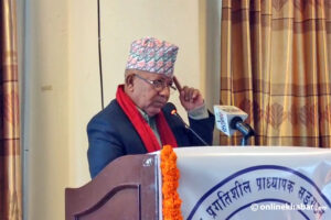 ओली आएपछि त मेरो पार्टी सिध्याइदिन्छन् तेसैले गठबन्धन टुट्न दिन्न : माधव नेपाल
