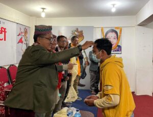 देउवा, ओली र प्रचण्डलाई कति पटक प्रधानमन्त्री बनाए देश बन्छ ?मलाई एक पल्ट बनाउनुहोस  : लिङ्देन