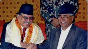 केन्द्रमा देउवा, प्रचण्ड गला जोड्दै, जिल्लामा कार्यकर्ताहरु टाउको फोर्दै !