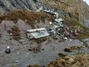 विमान दुर्घटनास्थलमा पुग्यो उद्धार टोली, शव कलेक्सन गरिँदै