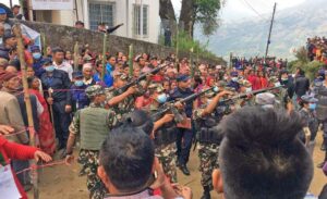 सर्लाहीको एक मतदानस्थल सेनाको नियन्त्रणमा