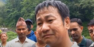 देशकै निम्ति मर्न सकूँ भन्दै रोए हर्क साम्पाङ…