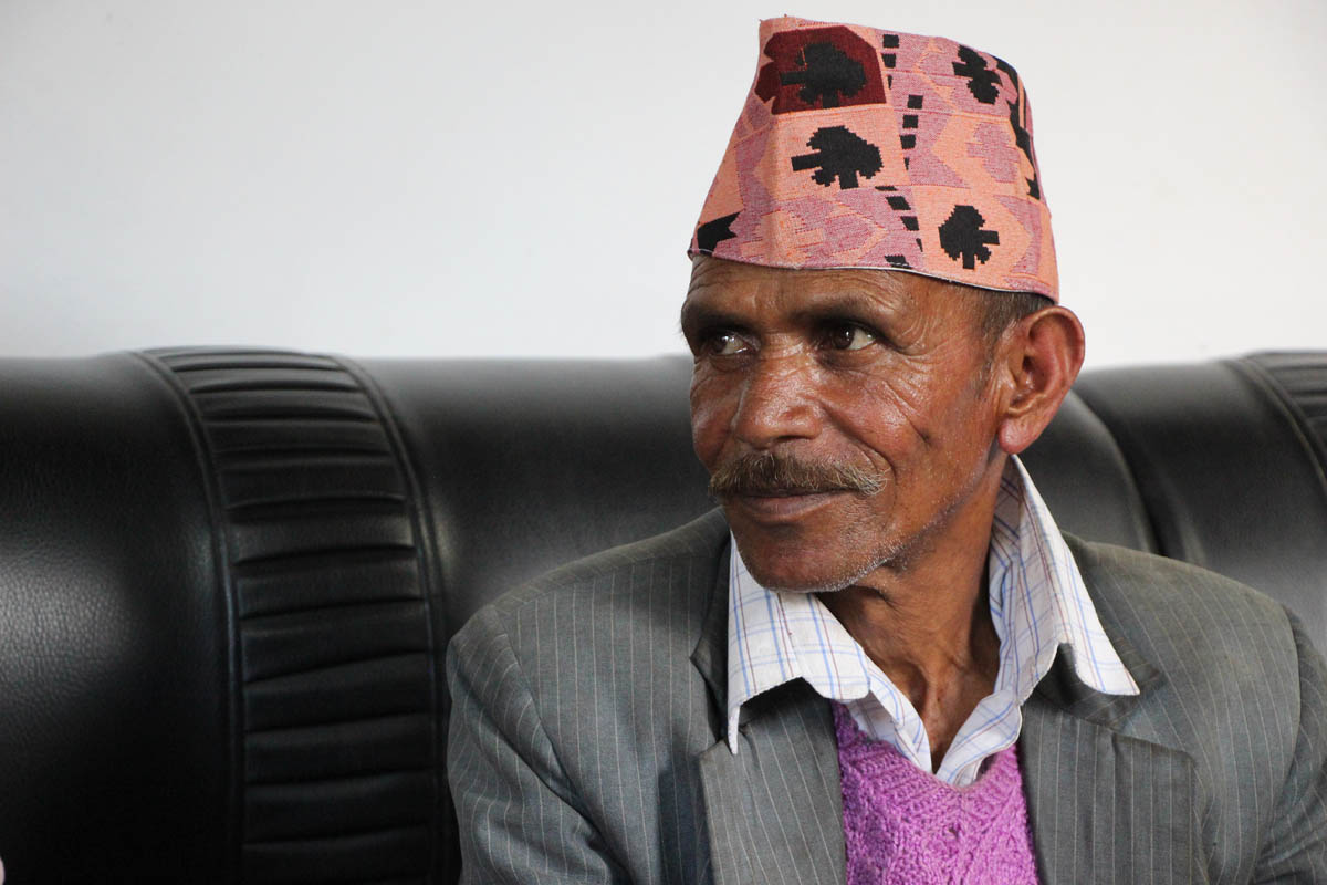 अपमानजनक नाम सच्याउन माग गर्दै कविरामले दिए प्रशासनमा निवेदन