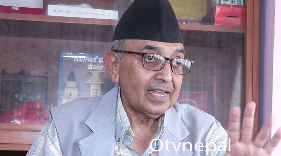 सिपी मैनालीले किटेरै भने : देउवा -प्रचण्ड इण्डियन दलाल नै हुन् !