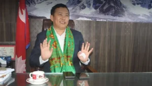 राष्ट्रपतिले एमालेको गलत कदमलाई साथ दिएर ठूलो गल्ती गरिन् अब महाअभियोग लगाउन पर्छ  : मन्त्री आङ्बो