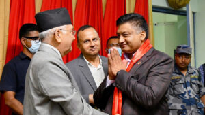 रित्तीयो नेकपा एस: माधव नेपालका विश्वासपात्र सहितको टोली एमालेमा फर्किए, ओलीले स्वागत गर्दै के- के भने ?