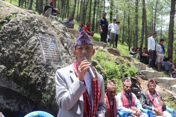 माधव नेपाल नायक हुन, उहाँलाइ देश सुम्पन पर्छ सिंगापुर बनाउनु हुन्छ :  सहरी मन्त्री चौधरी