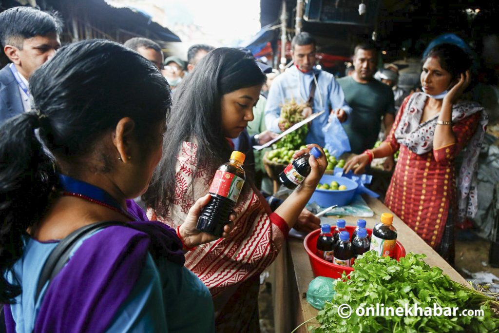 सरकारी गोदाममै भेटियो उत्पादन मिति बिनाको खाद्य सामग्री – सुनिता