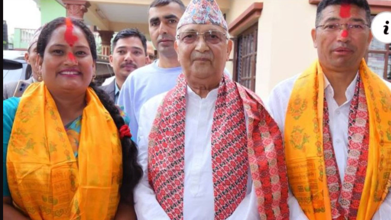 डोल्पामा रितियो नेकपा एस: नगरप्रमुख सहितका नेताहरु एमालेमा प्रवेश, ओलीले स्वागत गर्दै के के भने ?