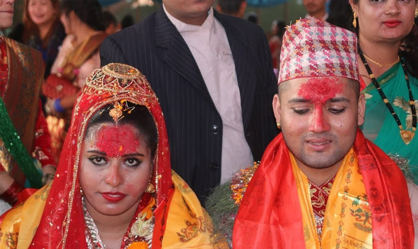 के कारण डिभोर्सको संघारमा पुगे त चर्चित  दोहोरी गायक शंकर क्षेत्री र गायिका  ‘जेरी’? यसो भन्छन हेर्नुहोस भिडियो