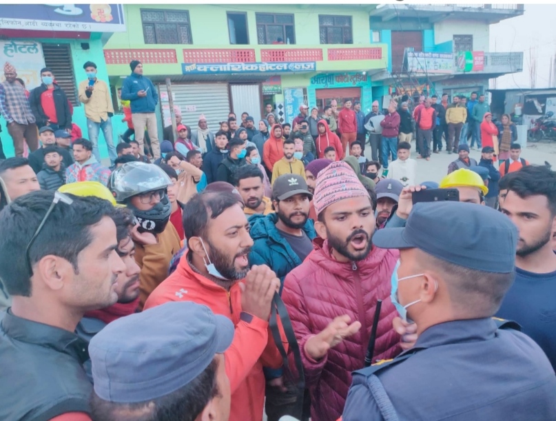 किन ग¥यो आज पनि प्रहरीले डडेल्धुरामा सागर ढकालको चुनाव प्रचारप्रसारमा हस्तक्षेप ?