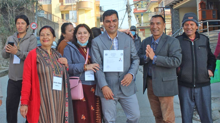 काठमाडौं ५ मा ईश्वर पोखरेललाई हराउँदै प्रदीप पौडेल निर्वाचित